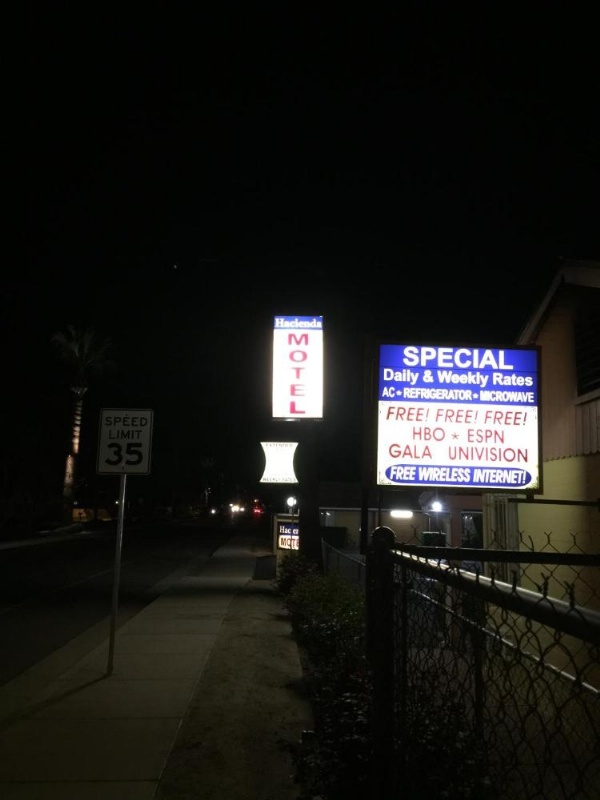 Hacienda Motel image 24
